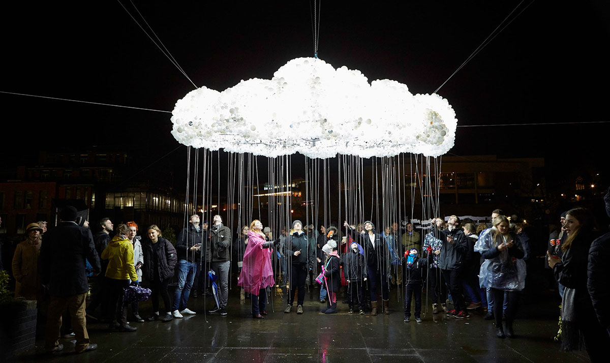 CLOUD, Caitlind r.c. Brown & Wayne Garrett, Lumiere Durham 2015. Produced by Artichoke. Photo by Matthew Andrews